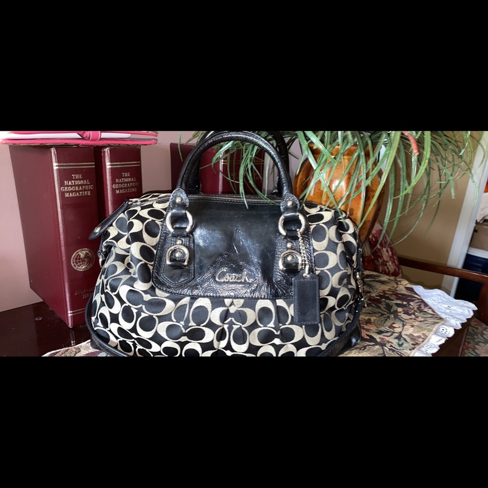 Coach purse patent leather and cloth